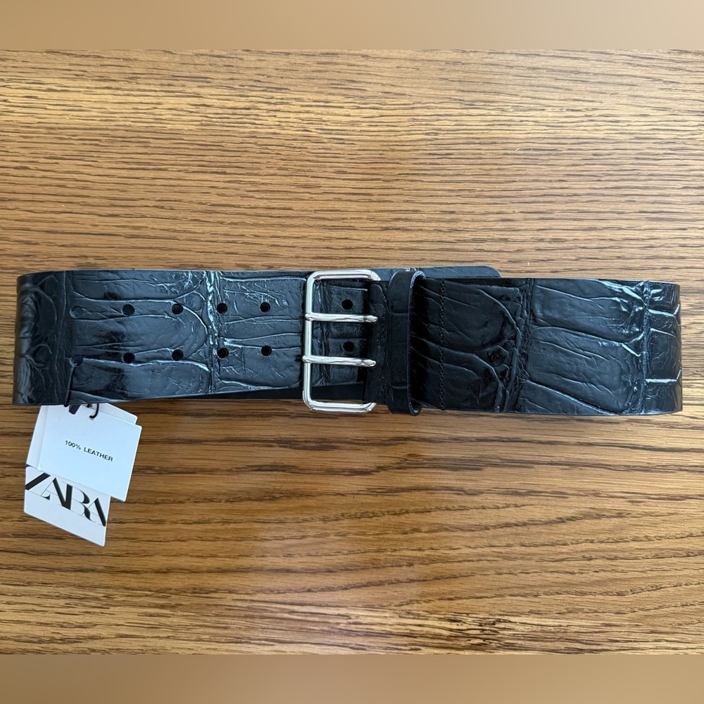 Zara WIDE TEXTURED LEATHER BELT WITH SILVER BUCKLE